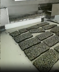 Barra automática de cereal de nuez de dulce de cacahuete quebradizo, cortador de cubo de caramelo de turrón de caramelo, máquina cortadora de caramelo duro suave - Product Image 5