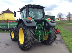 Tracteur John Deere 7730 de 140 CV, modèle 2025, avec nouveau design pour usage domestique, doté de composants essentiels : moteur, pompe et boîte de vitesses, à vendre - Product Image 2