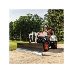 Tractor utilitario Bobcat AT450, tractor eficiente y fiable de confianza para proyectos agrícolas y operaciones de campo - Product Image 3