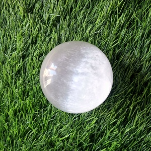 Bola de cristal curativa de selenita de ágata natural pulida superior al por mayor Esfera de piedras preciosas de selenita para decoración del hogar y Feng Shui - Product Image 2