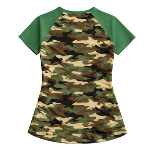 Camiseta de Manga Raglán Camo 08 Soror, Camiseta Rosa y Verde para Mujeres de Hermandad Griega, Ropa Casual Elegante para Hermandad Universitaria - Product Image 4