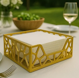 Porte-serviettes portable contemporain en métal avec design décoratif idéal pour ajouter du charme à la table à manger traditionnelle - Product Image 2