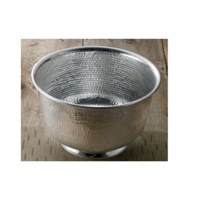 Bol de service en acier inoxydable de qualité supérieure avec design ergonomique et bords lisses pour le confort et la sécurité de service - Product Image 1