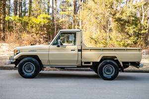 Cruiser FJ75 4x4 de 1988 (DISPONIBLE EN VERSION DIRECTION GAUCHE ET DIRECTION DROITE) - Product Image 3