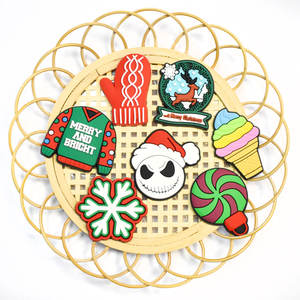 Autocollants <span class=keywords><strong>de</strong></span> chaussures populaires broches Pvc décoration coloré personnalisé breloques <span class=keywords><strong>de</strong></span> chaussures <span class=keywords><strong>de</strong></span> noël breloque <span class=keywords><strong>de</strong></span> sabot personnalisé - Product Image 2