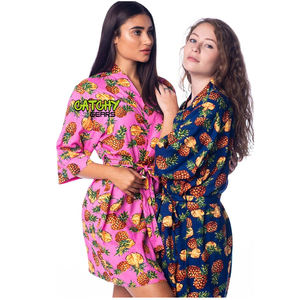 Ensembles de pyjama en satin de soie pour femmes avec logo personnalisé Tenue de nuit boutonnée à manches courtes et souple Tenue de détente décontractée pour femmes - Product Image 6