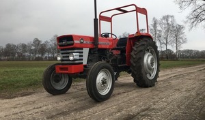 Tracteur à roues Massey Ferguson 158 60 CV d'occasion avec boîte de vitesses à engrenages et roulement - Tracteur agricole à haute productivité - Product Image 6