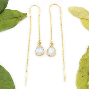 Boucles d'oreilles en pierre de lune naturelle avec chaîne en forme de larme, plaqué or 24 carats, fournisseur de bijoux en gros d'Inde - Product Image 2