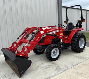 Tractor Massey Ferguson 1840 con Cargador Frontal, Tractor con Tracción en las 4 Ruedas, Tractor Agrícola de 40 hp, Tractor Compacto MF1840 con Cargador - Product Image 1