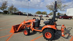Tracteur agricole Kubota 22 CV avec moteur et boîte de vitesses numériques, pompe à moteur et roulement pour travaux agricoles, garantie de 2 ans - Product Image 5
