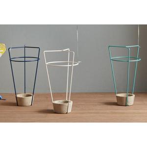 Porte-parapluie élégant en métal au design standard pour le rangement dans le couloir avec une finition contemporaine - Product Image 4