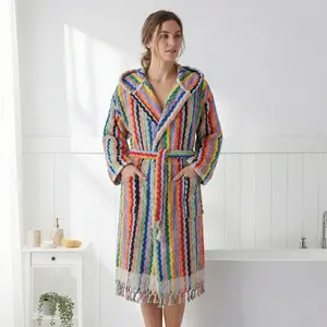 Albornoz Unisex de Lujo con Pompones, Tejido a Mano, de Algodón Turco, para Resort, Uso Todo el Año, Ropa de Dormir y de Estar por Casa, Verano, Suministrado por ODM, Turquía - Product Image 1