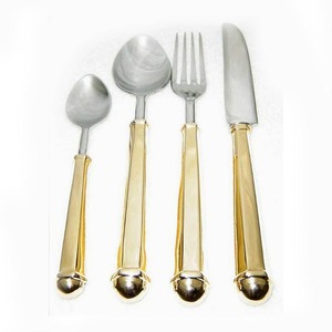 Couverts de belle qualité Design personnalisé ensemble de couverts en gros cuillères en métal plaqué argent fourchettes couteaux pour la maison et les cafés hôtels - Product Image 3