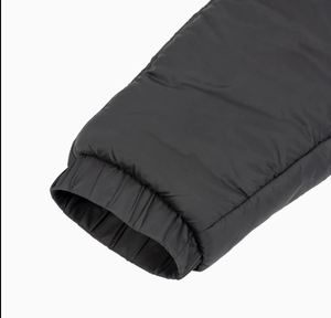 Chaqueta de bombardero de LICRA con estampado negro para mujer, chaquetas acolchadas cómodas suaves cálidas de invierno para exteriores a prueba de viento ecológicas - Product Image 5