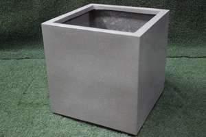 Elegante maceta cuadrada de FRP, maceta decorativa de fibra de vidrio, Boughpot de suelo clásico para uso hotelero de KNT Creations - Product Image 6