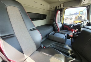 Camión Vol-vo FMX 2015 con Motor Euro 5, Tracción 8x4 y Capacidad de Carga de 30T - Product Image 6