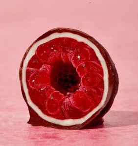 Fruta Congelada Recubierta de Chocolate Turk Garden, Frambuesa, 150gr, 100% Natural, con Nueces, Descongelar Antes del Consumo - Product Image 3