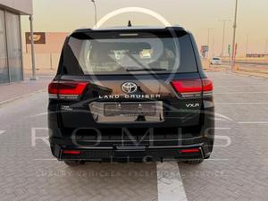 Toyota Land Cruiser SUV 2026 Nero 7 Posti Fari a LED Trasmissione Automatica Pneumatici R20 Interni in Pelle - Product Image 2
