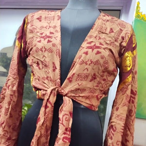 Hecho a mano Boho Hippie estilo Vintage seda Sari blusa modesta verano corto Wrap Top frente lazo campana mangas Floral estampado transpirable - Product Image 1