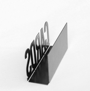 Portatarjetas de perro salchicha de metal dorado, organizador de tarjetas de visita de mesa decorativo, decoración de escritorio en forma de animal de lujo, mesa de boda - Product Image 3