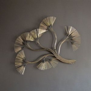 Grande pièce de design floral d'art mural en métal décoratif fait à la main avec des détails complexes pour des intérieurs modernes intemporels - Product Image 3