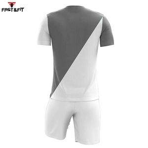 Cómodo y transpirable tamaño adulto Slim Fit hombres fútbol uniforme 100% alta calidad hombres fútbol uniforme - Product Image 2