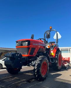 Pour tracteur M5700 4x4 - 61 CV, puissance fiable pour les travaux agricoles quotidiens. - Product Image 1