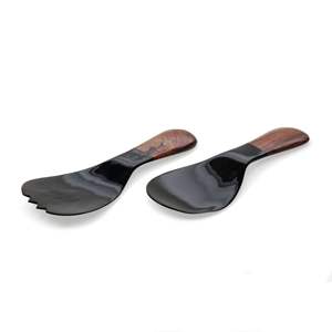 Juego de Cubiertos de cuerno de búfalo ligero de lujo de 2 piezas en marrón y Negro Herramientas para servir ensaladas únicas más vendidas de La India - Product Image 1