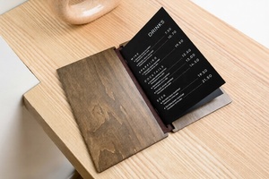 Porte-menu en bois sur mesure avec reliure à anneaux pour café, bar et restaurant, couverture de menu en cuir vert foncé - Product Image 2