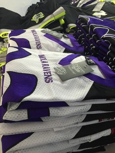 Maillot de football de style professionnel avec un design imprimé entièrement sublimé offrant des couleurs vives et une résistance à la décoloration pour l'équipe - Product Image 6