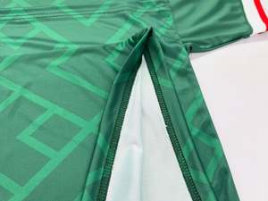 Maillot de sport géométrique vert et rouge en polyester pour homme – Haut de sport professionnel pour l'entraînement en salle de sport – Équipement uniforme OEM de précision avancée - Product Image 6