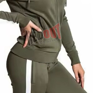 Survêtement élégant pour femmes, matériaux de qualité supérieure, respirant, performance et design personnalisable, fabriqué au Pakistan - Product Image 4