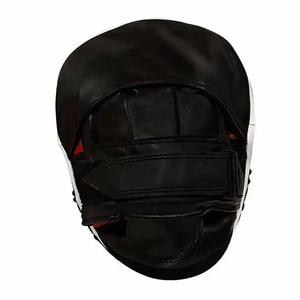 Coussin d'entraînement personnalisé en cuir et PU avec mitaines de boxe et design respirant - Product Image 6