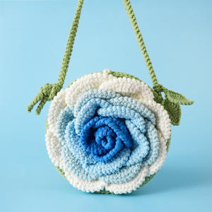 Sac bandoulière en crochet fait main motif fleur de camélia, pochette tricotée pour écouteurs, porte-monnaie en crochet, étui pour téléphone portable - Product Image 6