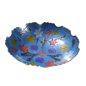 Tazón de fruta y servicio de latón hecho a mano de alta calidad con grabado de flores multicolor y acabado pulido para uso en la cocina - Product Image 1