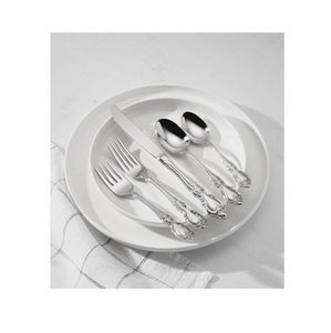 Juego de Cubiertos de Acero Inoxidable con Mango Suave que Ofrece una Agarre Cómodo, Ideal para Cenas Largas y Eventos - Product Image 5