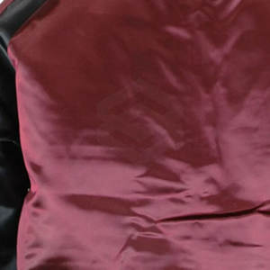 Chaqueta Bomber de satén icónica de estilo callejero 2025 con cuello levantado y logotipo frontal que reina en este aspecto de moda - Product Image 4