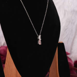 Colgante Personalizado con Forma de Gato con Diamante Cultivado en Laboratorio Redondo y Rosa, Hecho en Oro Sólido de 14 Quilates, para Todas las Ocasiones, para Mujer - Product Image 3