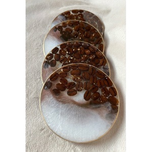 Ensemble de sous-verres en résine de qualité supérieure avec finition de haute qualité offrant durabilité et style pour un usage domestique quotidien - Product Image 1