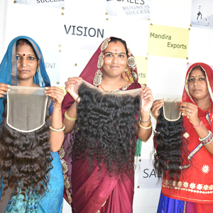 Vente en gros Extensions de cheveux humains cambodgiens vietnamiens ondulés frontaux 13*4 Faisceaux non traités bon marché des vendeurs - Product Image 3