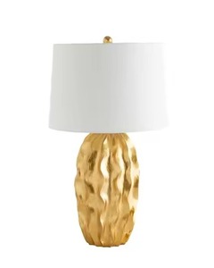 Lámpara de mesa decorativa de metal para sala de estudio y dormitorio iluminación elegante para interiores - Product Image 1