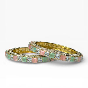 ชุดกำไลข้อมือมุกทรงสี่เหลี่ยมหลากสีสัน ดีไซน์คลาสสิกหรูหรา ประดับขอบเพชร ชุบทอง 18K ขัดเงา ราคาขายส่ง - Product Image 1