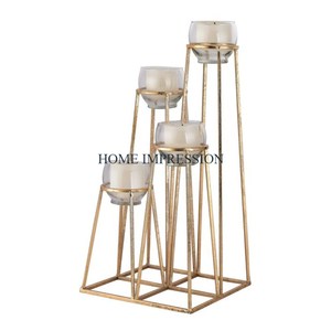 Bougeoirs de décoration de table en métal doré poli Bougeoirs classiques et support faits à la main de dernière conception Lot de 2 - Product Image 3