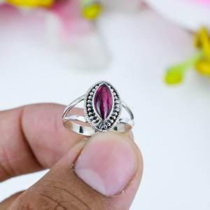 แหวนเงินสเตอร์ลิงประดับพลอยสีแดงทรงมาร์ควิส |   แหวนสไตล์วินเทจทำมือสำหรับผู้หญิง - Product Image 3