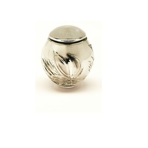 Urnes de crémation pour adultes en aluminium et laiton, en métal, sur mesure - Product Image 1