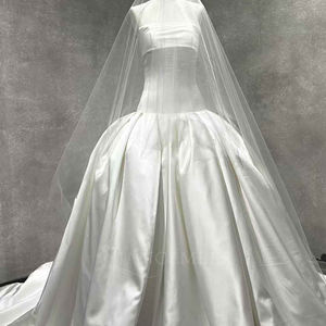 Vestido de Novia Largo Hasta el Suelo con Cuello Barco, Cola Capilla, Satinado, Moderno y Elegante, con Flores y Cristales para Mujer, Modelo NT55 - Product Image 6