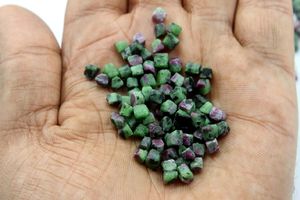 50 Uds rubí Natural zoisita piedras preciosas en bruto 2-4 MM piedras preciosas sueltas de anyolita sin pulir para la fabricación de joyas de alta calidad - Product Image 3