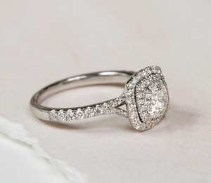 Anillo de compromiso de Halo doble de moissanita de corte redondo de 7mm | Solitario de banda pavimentada | OEM de oro plateado personalizado de joyería fina - Product Image 4