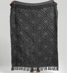 Couvertures marocaines Jacquard Boho personnalisées tissées à la main pour décorations de maison et d'hôtel motif brodé - Product Image 3