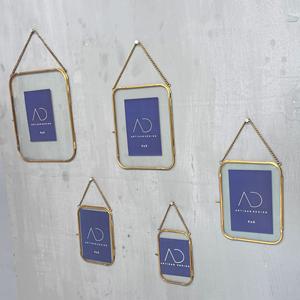 Juego de 5 marcos para fotos, marcos decorativos de metal, latón y vidrio con acabado en latón - Product Image 4